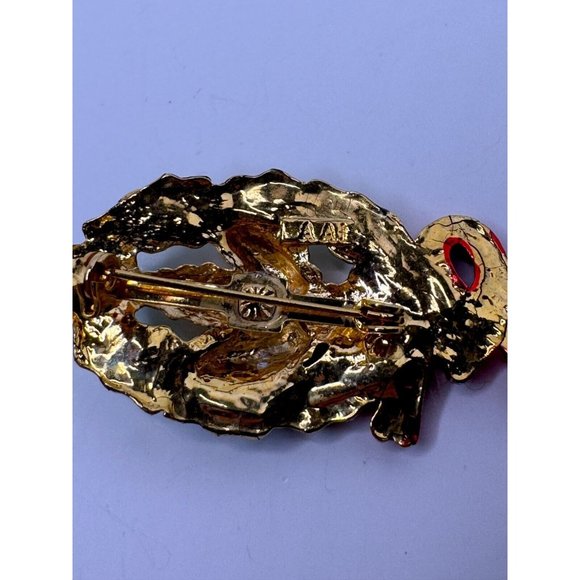 AAI Christmas Brooch Pin Vintage Pinecone Wreath Green Red Goldtoned Holidays - Picture 6 of 6